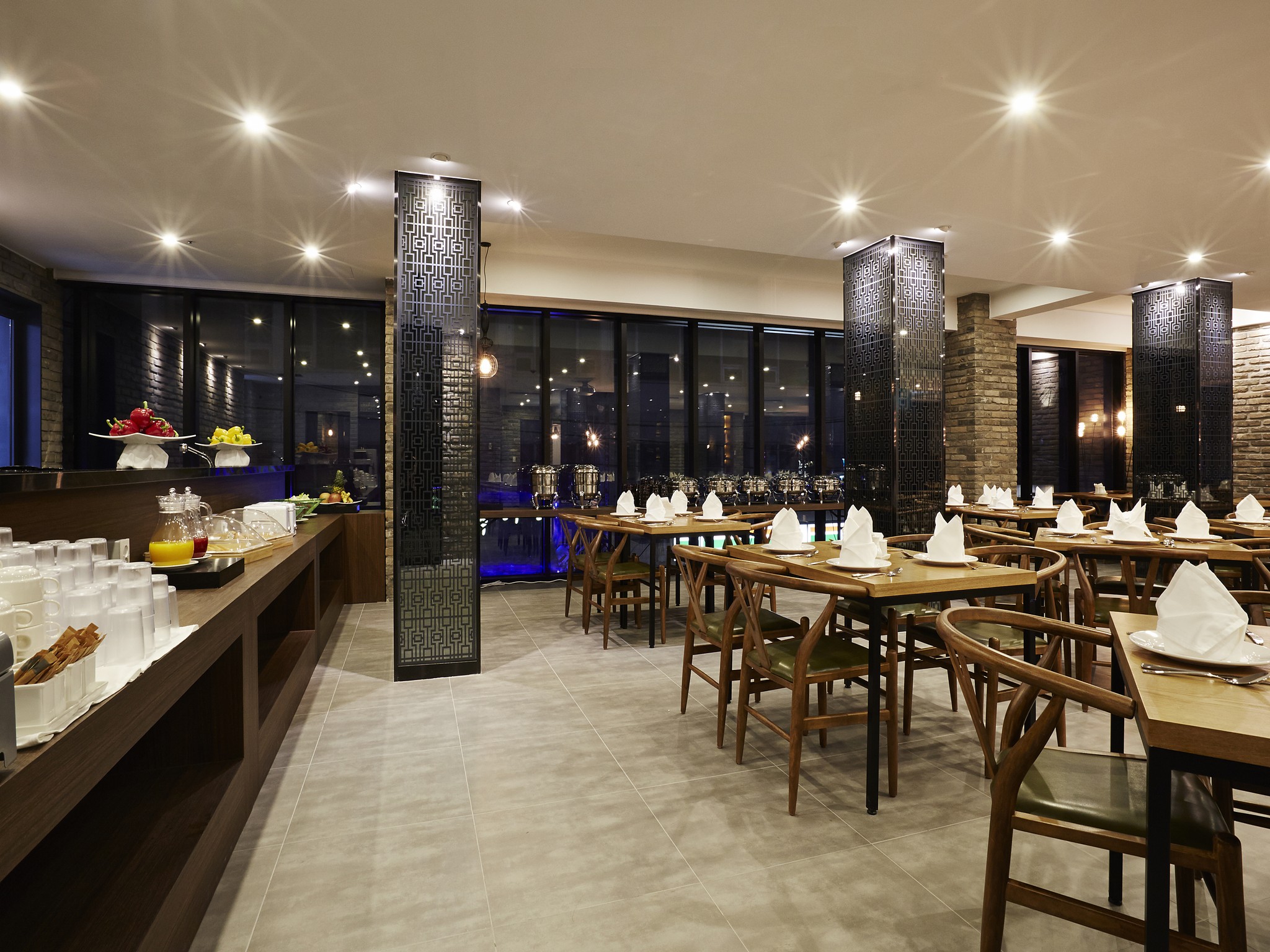 Urban Island Hotel