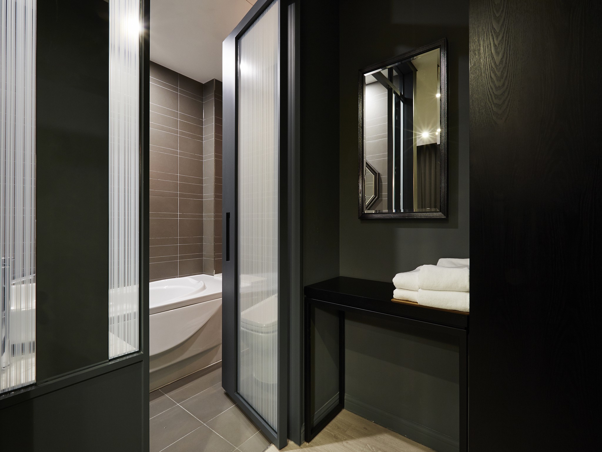 Urban Island Hotel