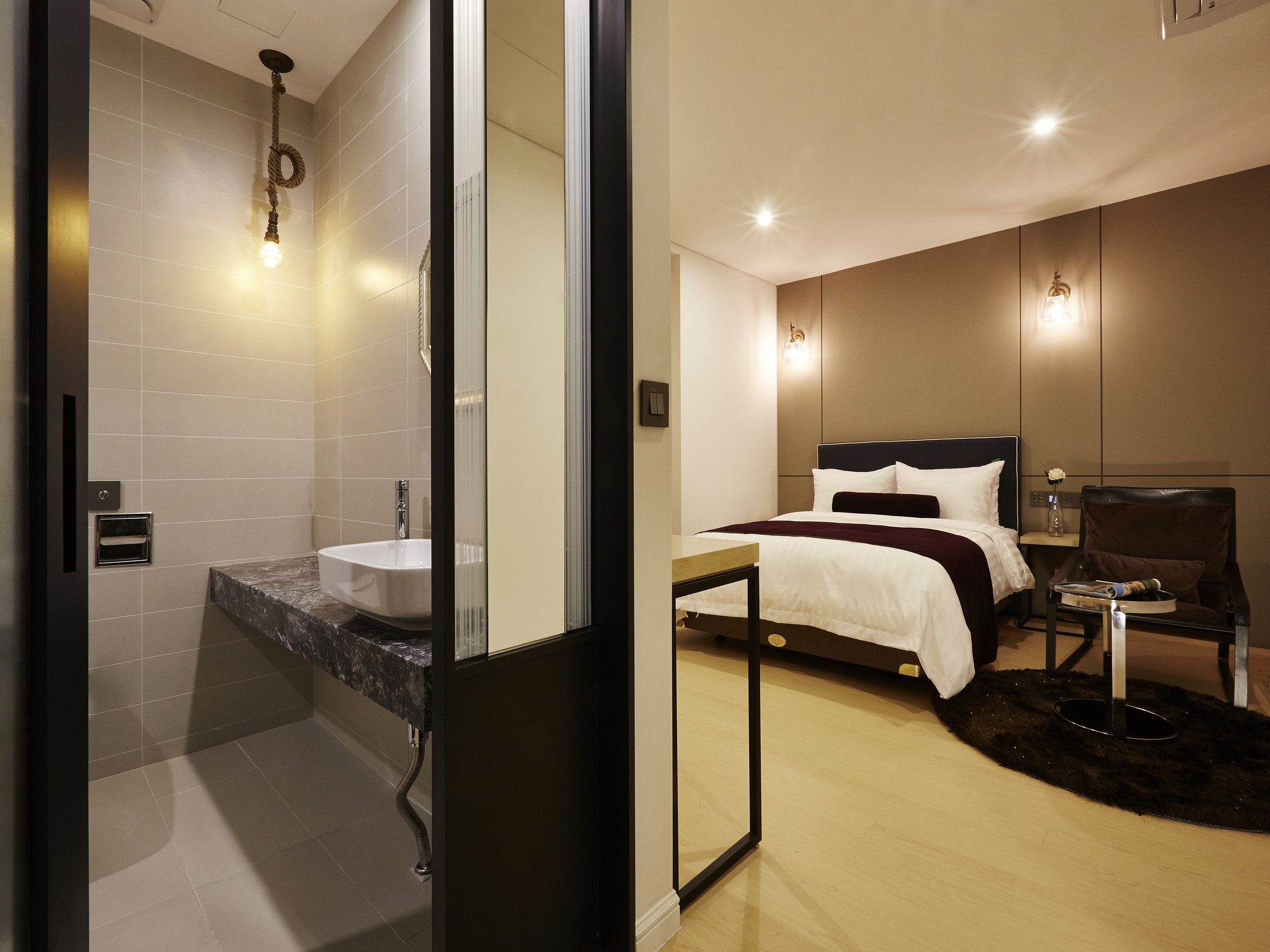 Urban Island Hotel