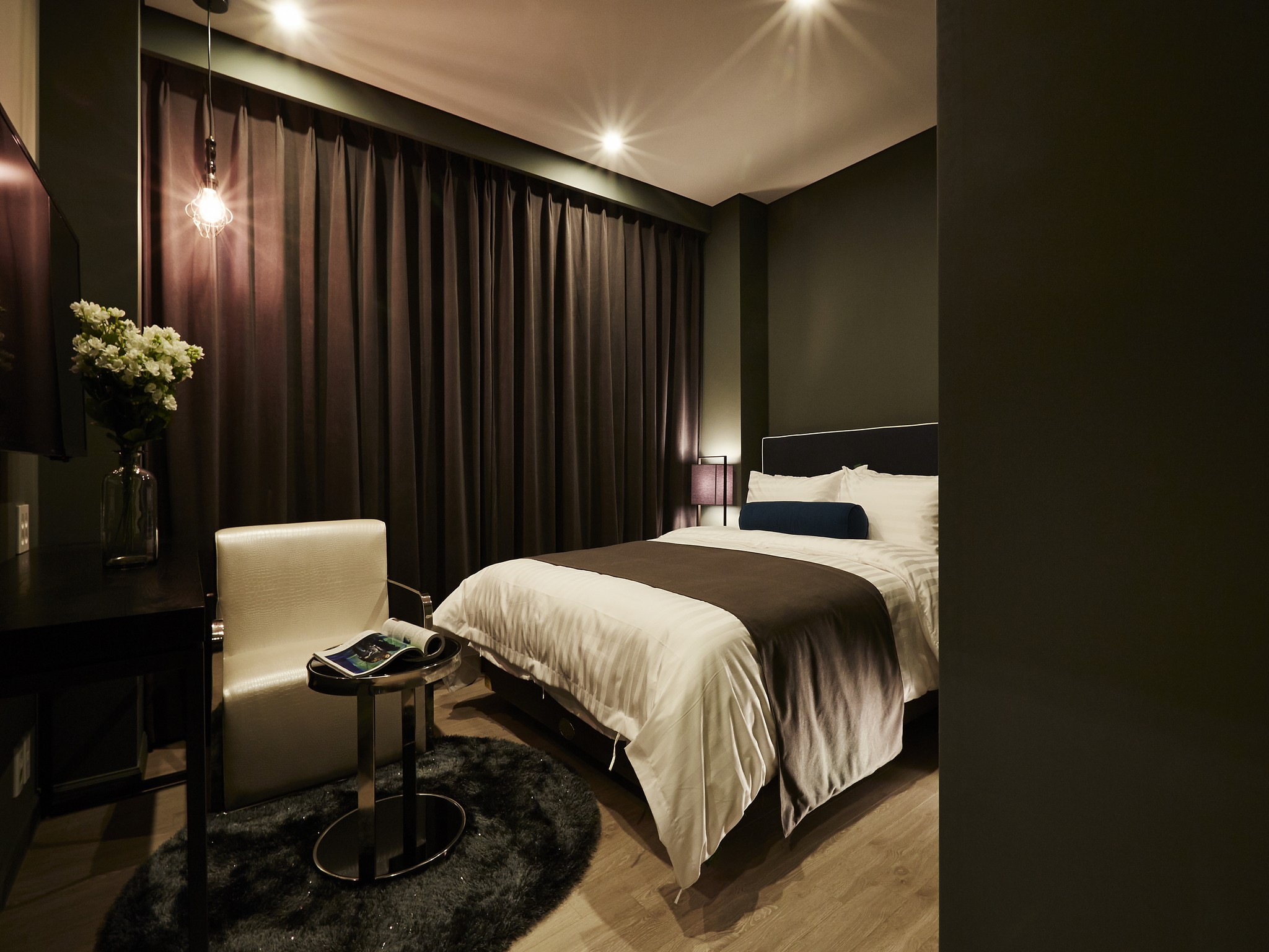 Urban Island Hotel