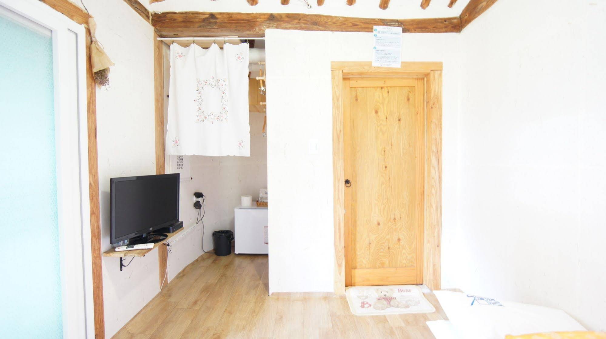 1928 Suimmaru Hanok Guesthouse