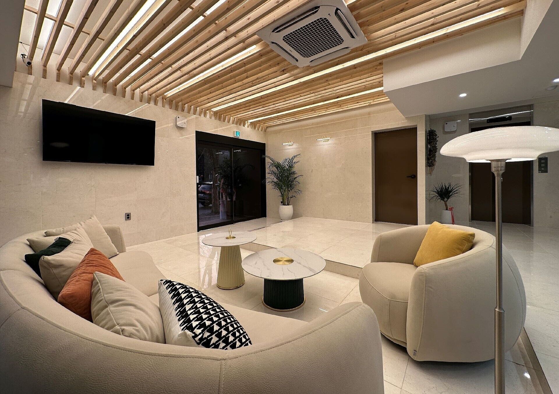 Brown Dot Hotel Ajung