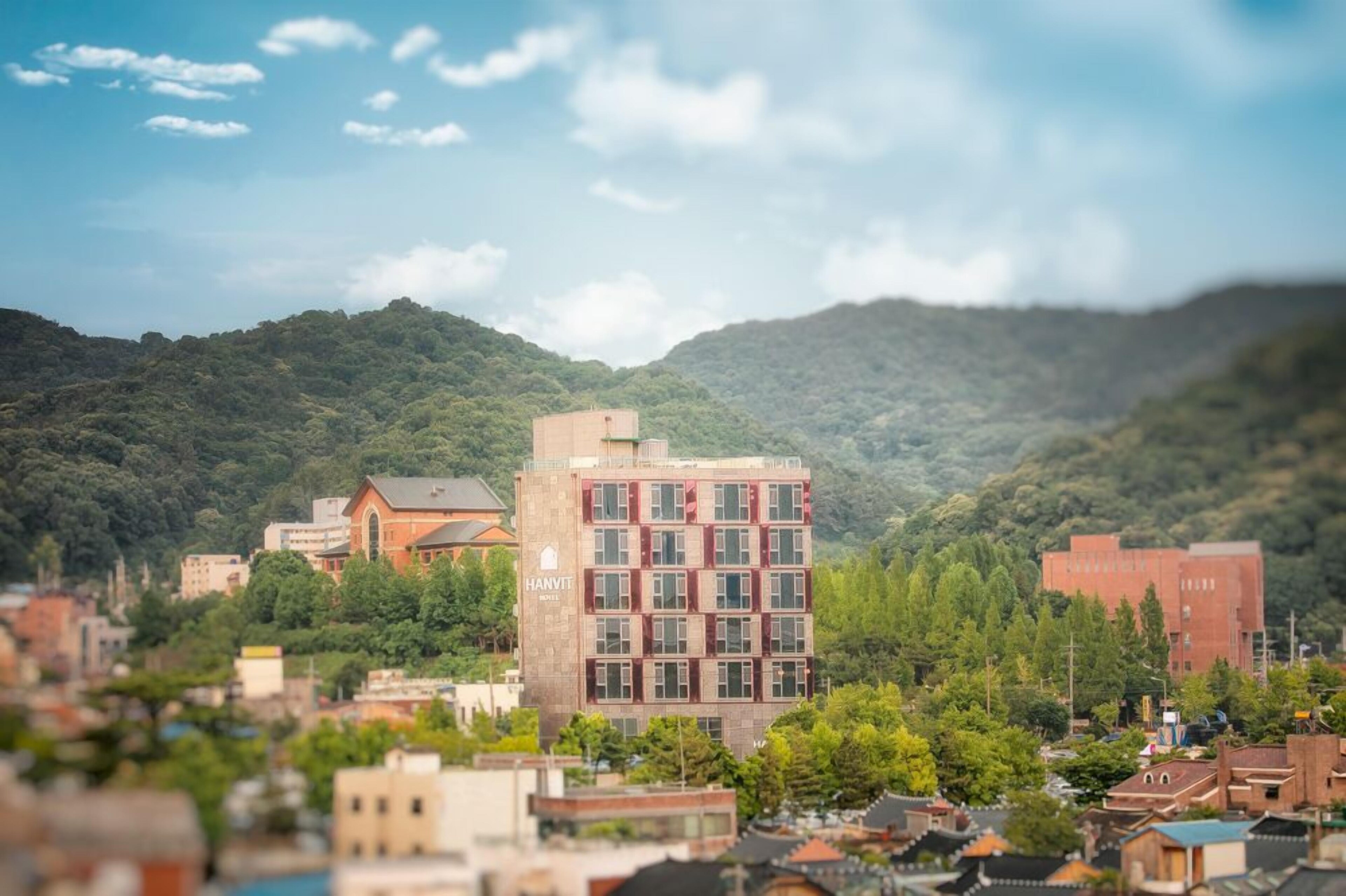 Hanbit Hotel