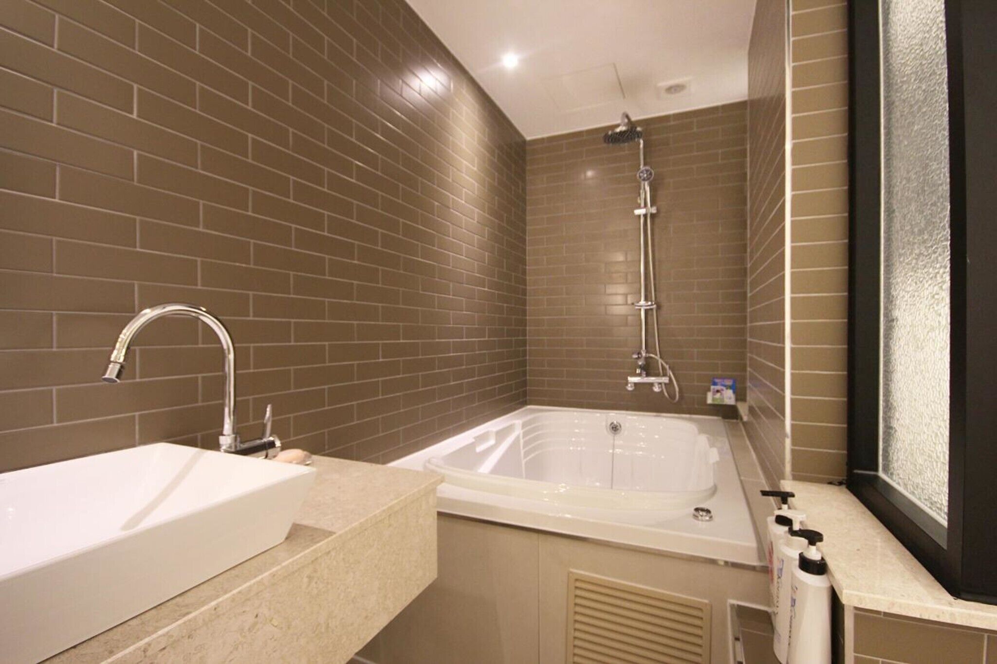Jeonju Deokjindong Hotel Wannabe