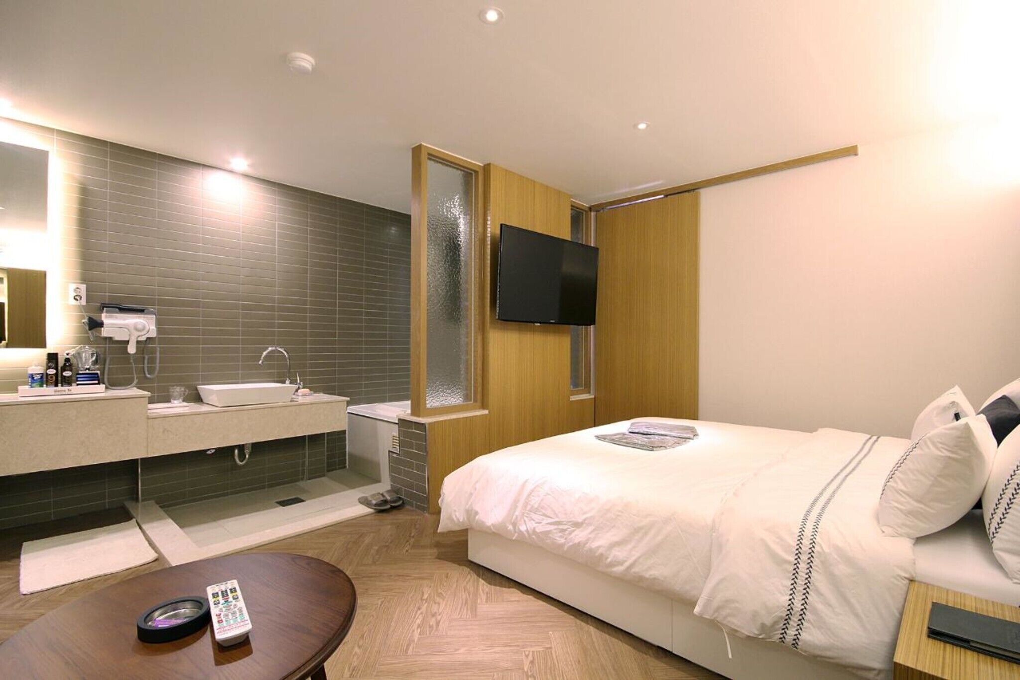 Jeonju Deokjindong Hotel Wannabe