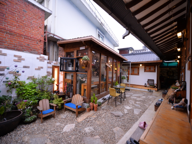 Jeonju Golmokgil Guesthouse