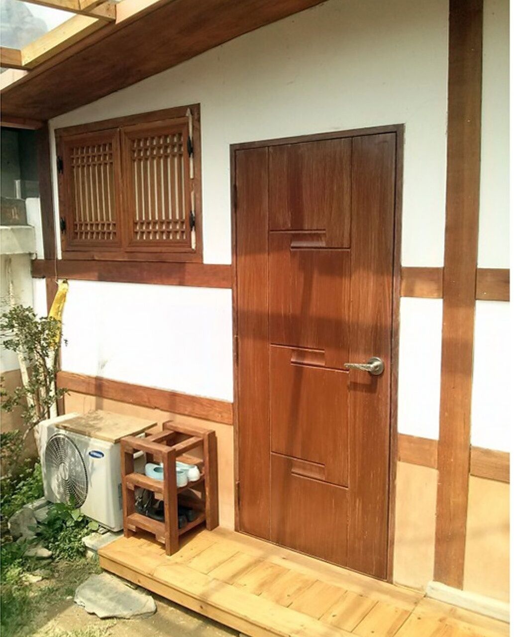 Jeonju Gyodong Baekjak Hanok Stay
