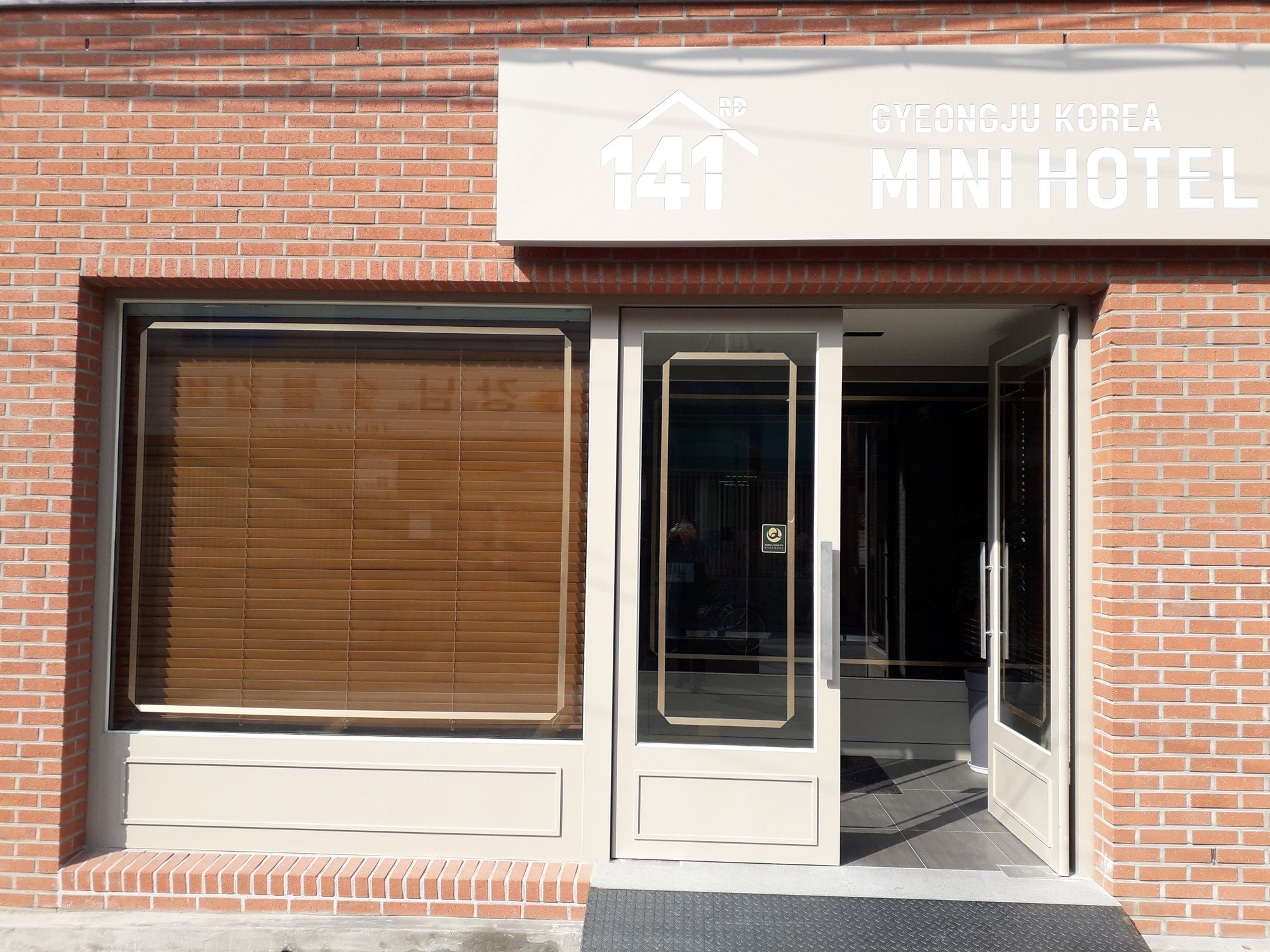 141 Mini Hotel
