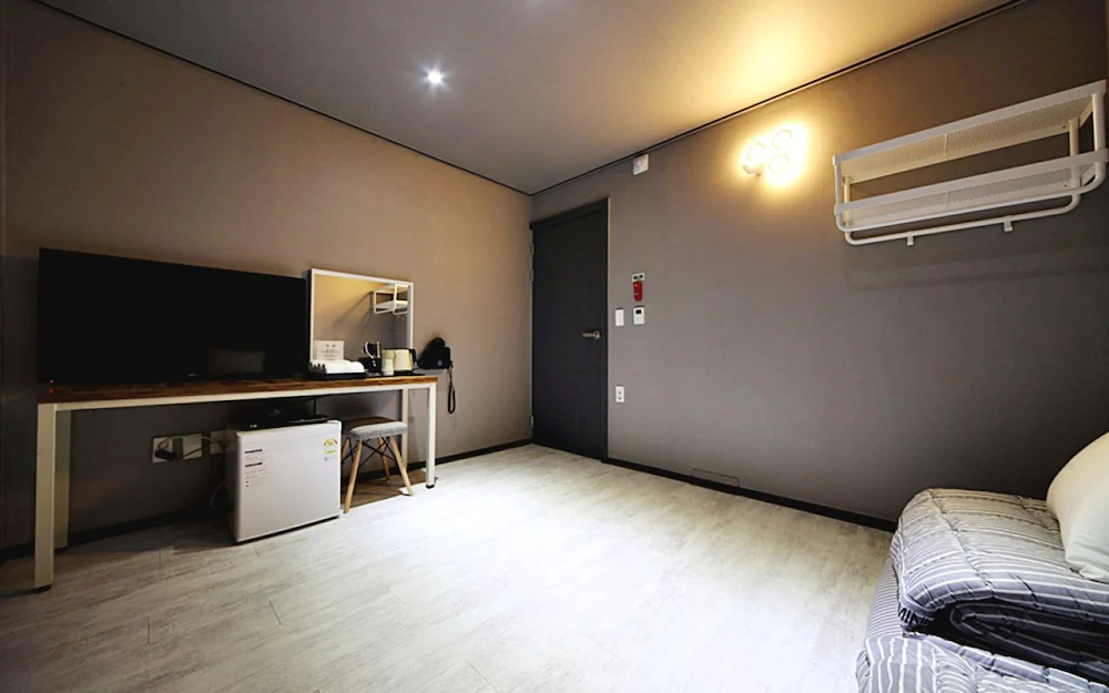 Adios Hostel