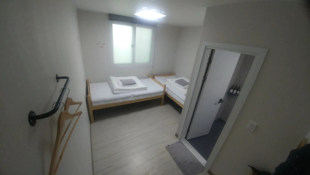 Alley Guesthouse