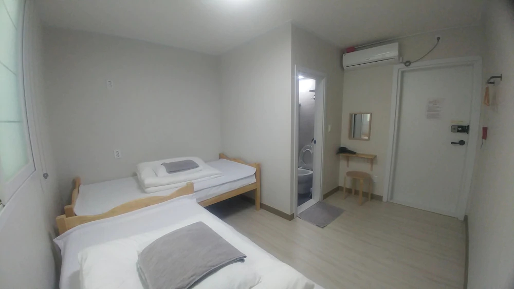 Alley Guesthouse