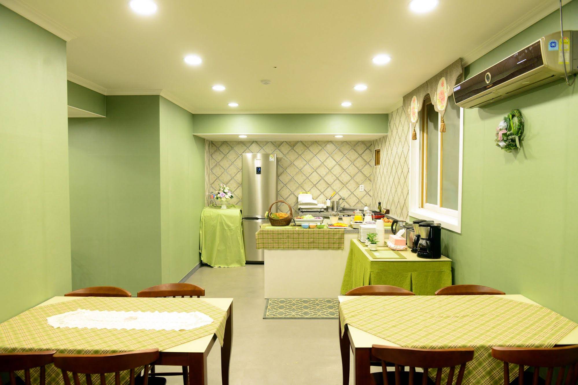 Casa Mini Hotel & Guest House Hostel