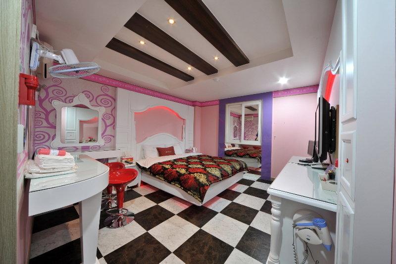 Cheongbaek Motel