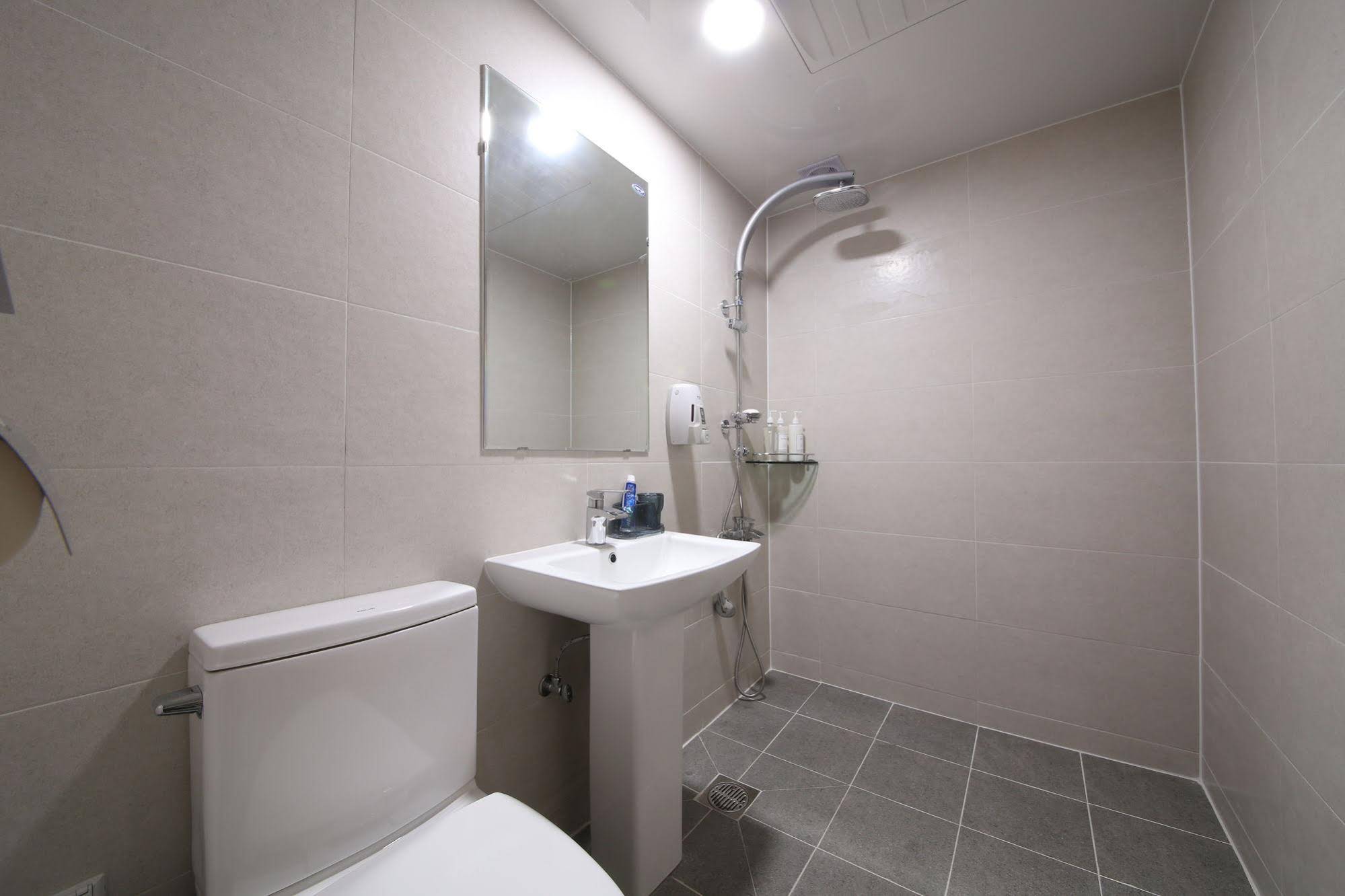 G House Mini Hotel & Guest House - Hostel