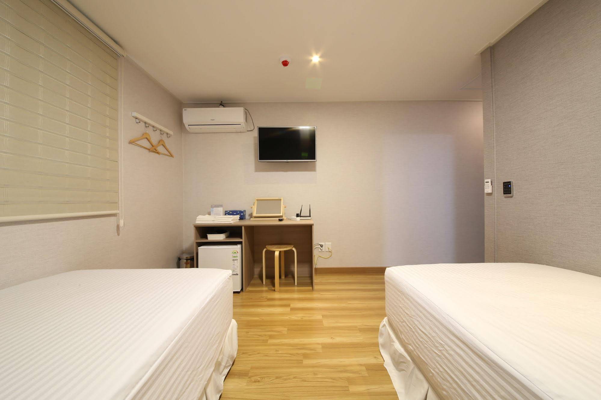 G House Mini Hotel & Guest House - Hostel
