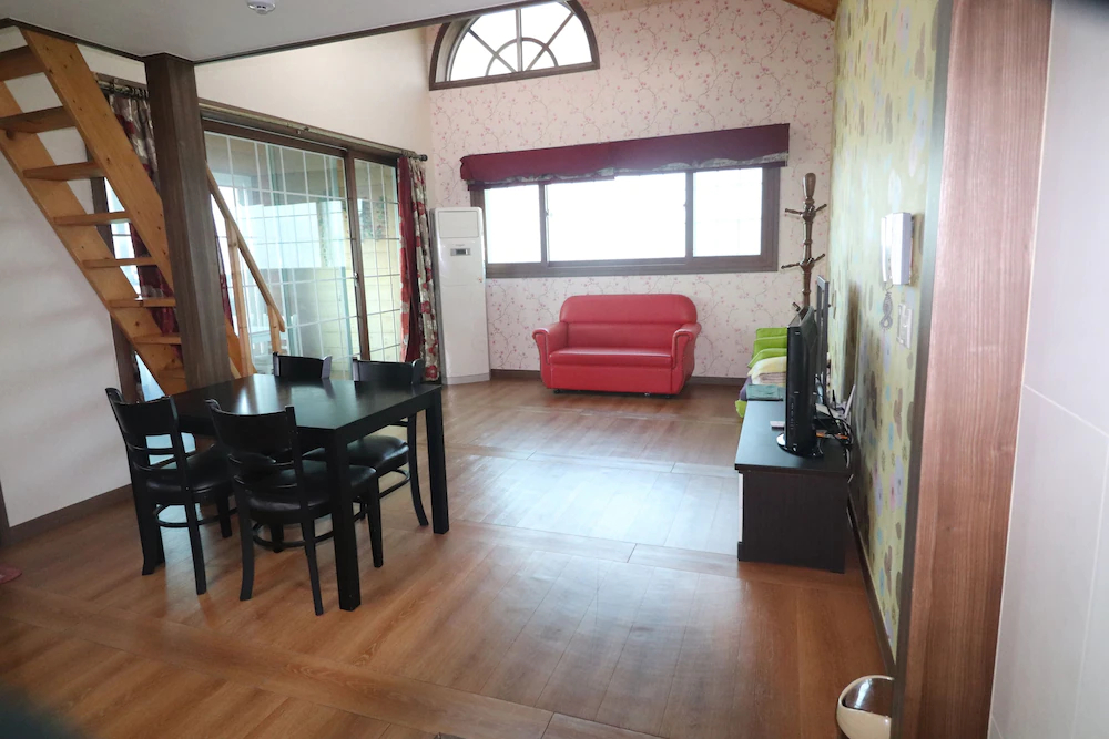 Gyeongju Raspberry Pension