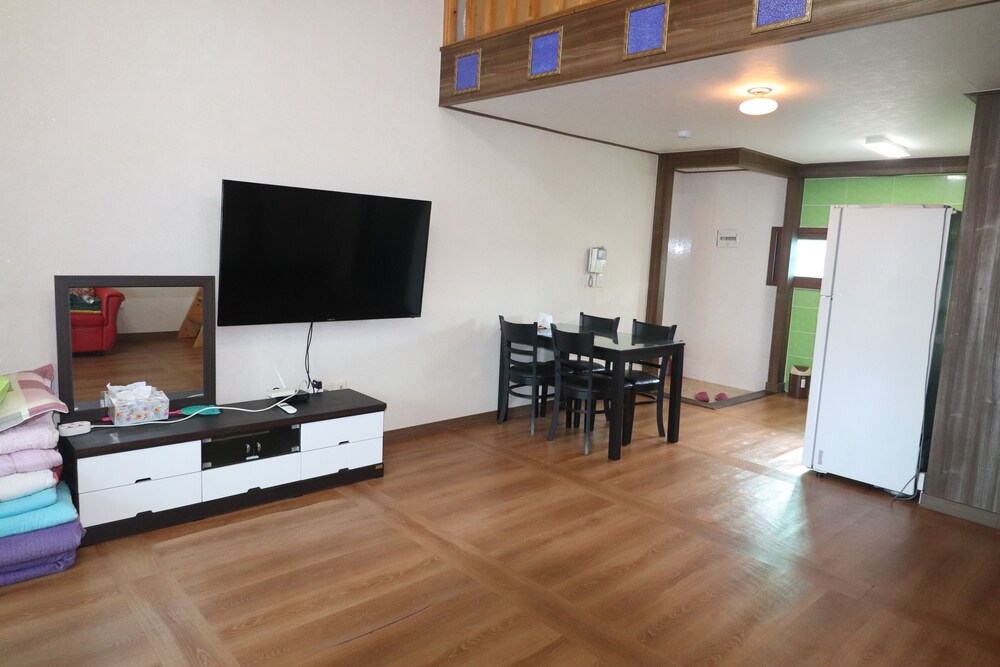 Gyeongju Raspberry Pension