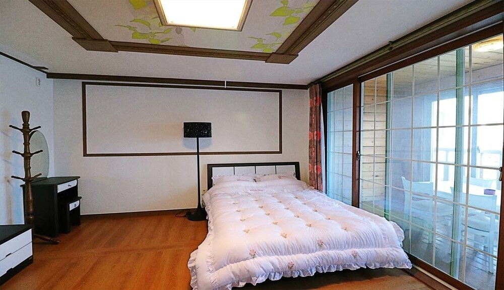 Gyeongju Raspberry Pension