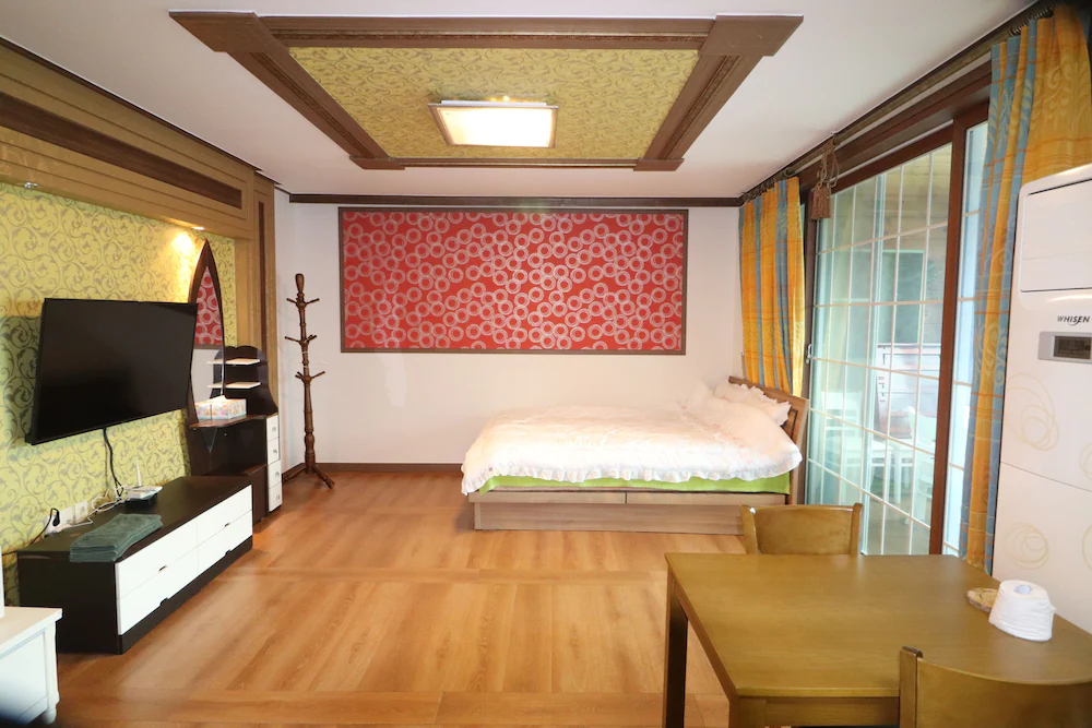 Gyeongju Raspberry Pension