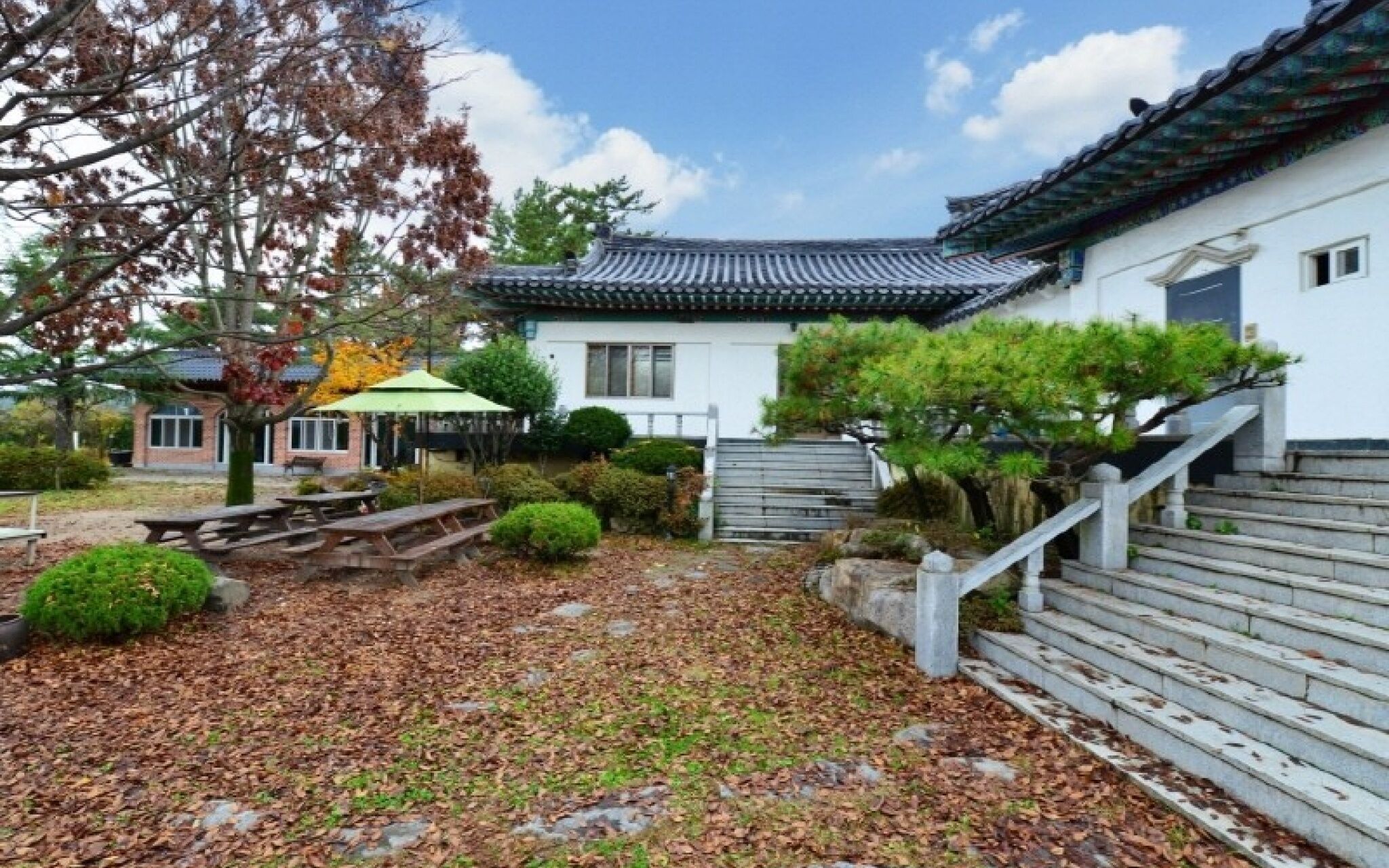 Gyeongju Songlim Byeoljang Pension