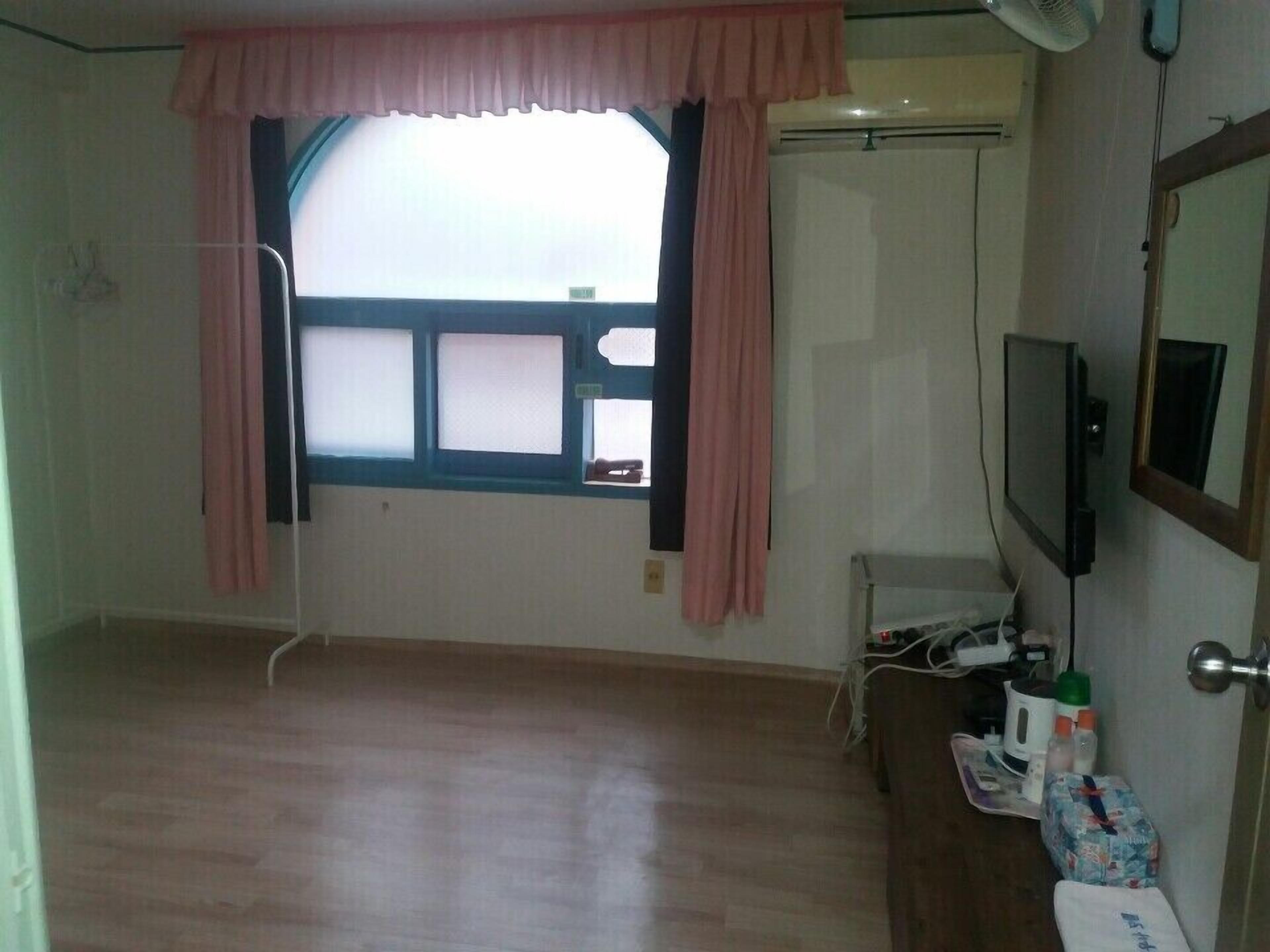 Hae Won Jang Motel