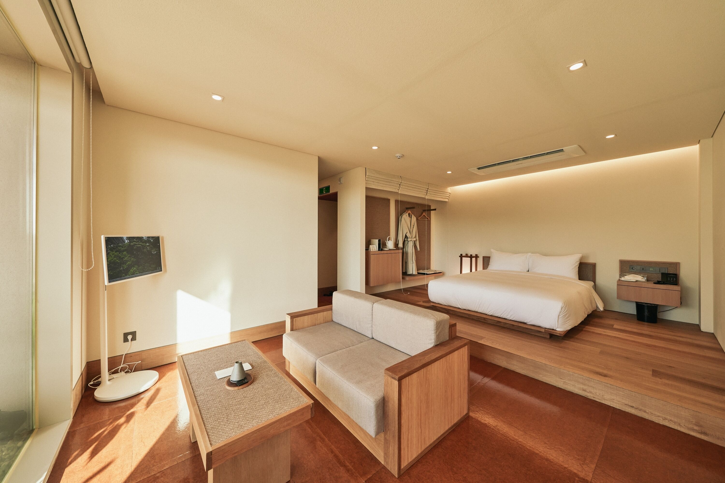 IJE Hotel