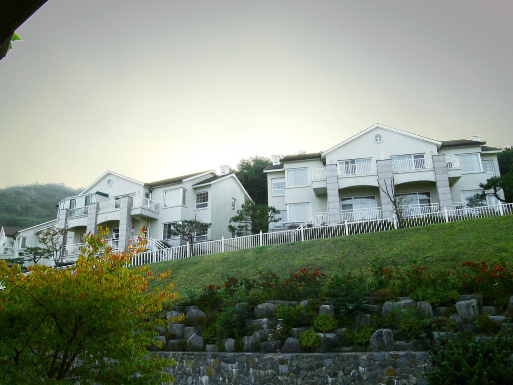 The Mauna Ocean Resort