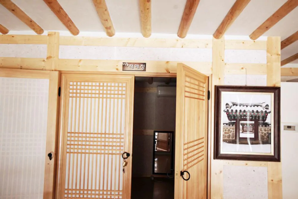 Yeokrakjae Hanok Guesthouse