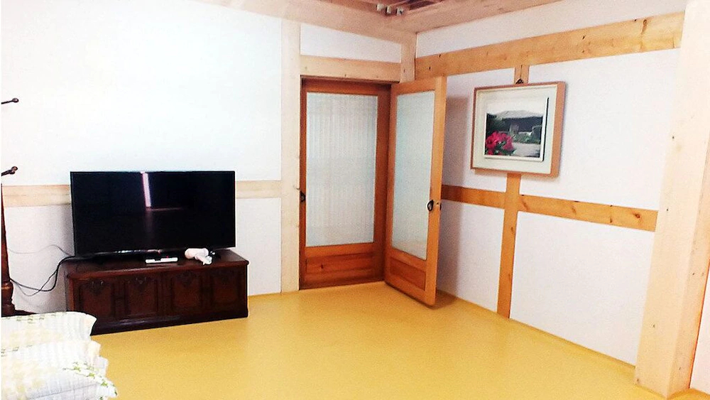 Yeokrakjae Hanok Guesthouse