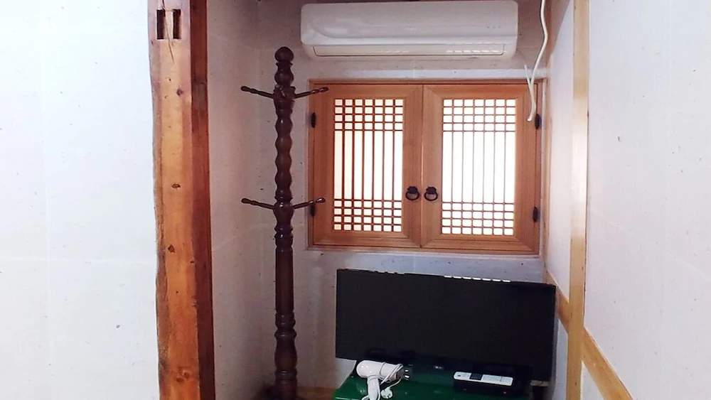 Yeokrakjae Hanok Guesthouse