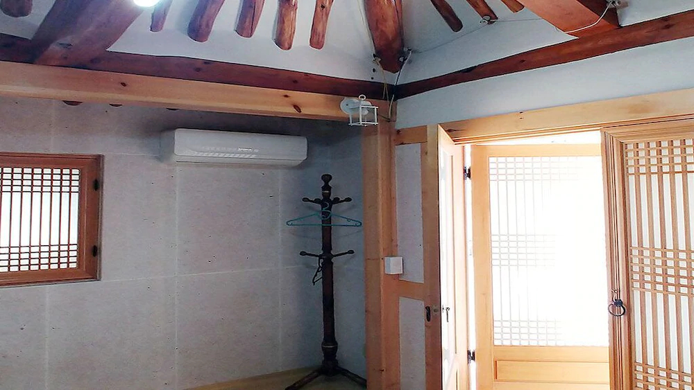 Yeokrakjae Hanok Guesthouse