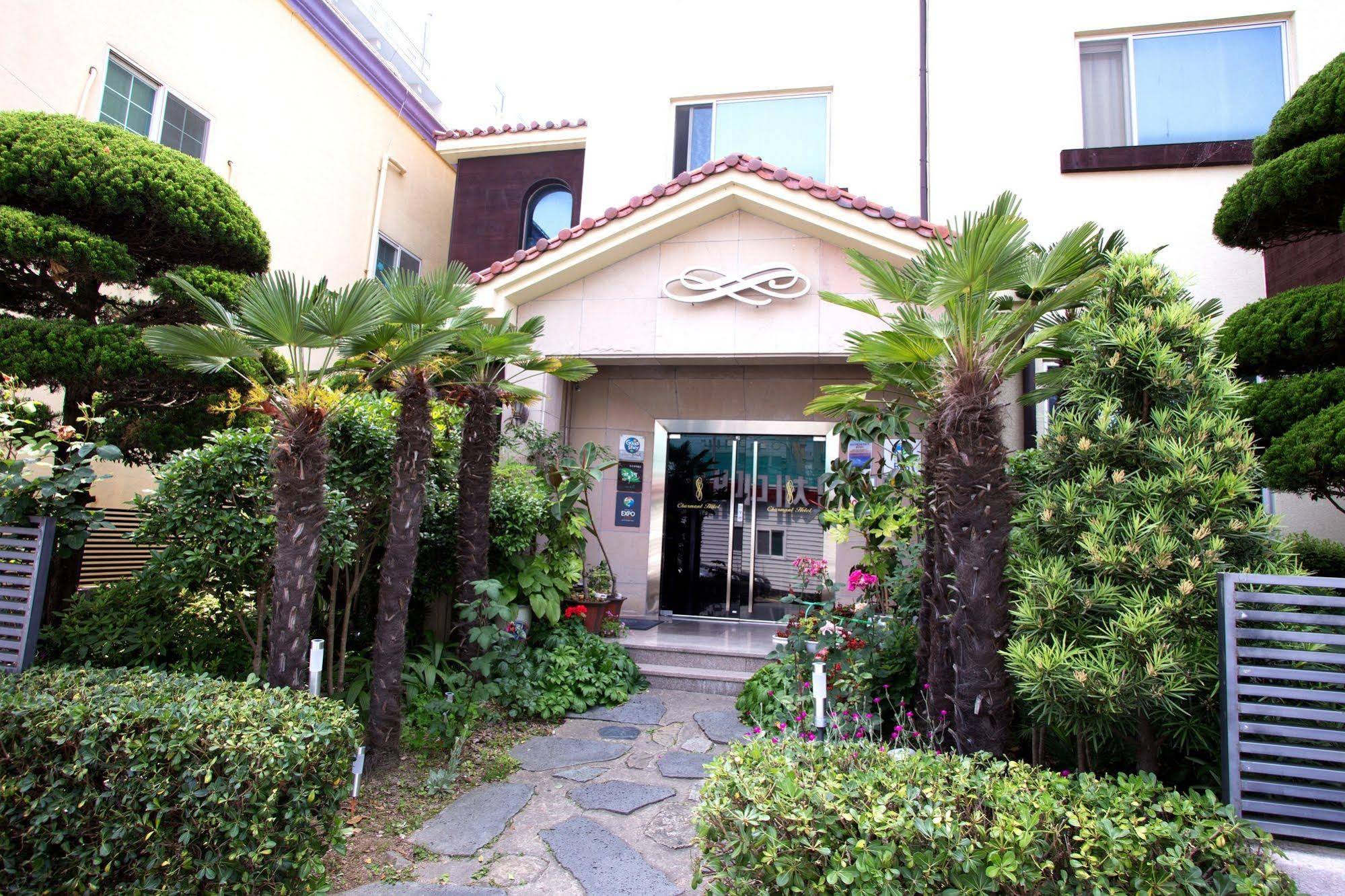 Charmant Hotel
