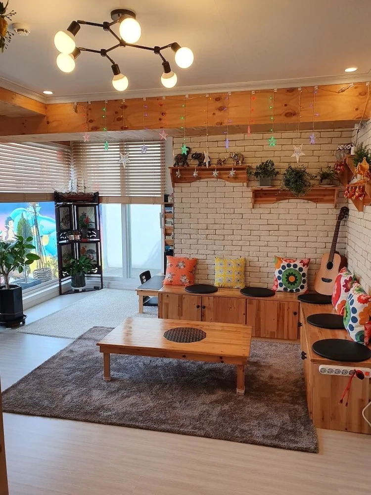 Mokpo Magiclamp Guesthouse