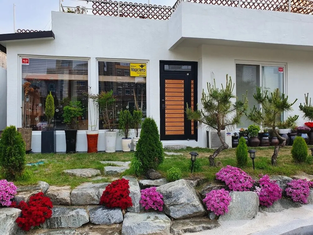 Mokpo Magiclamp Guesthouse