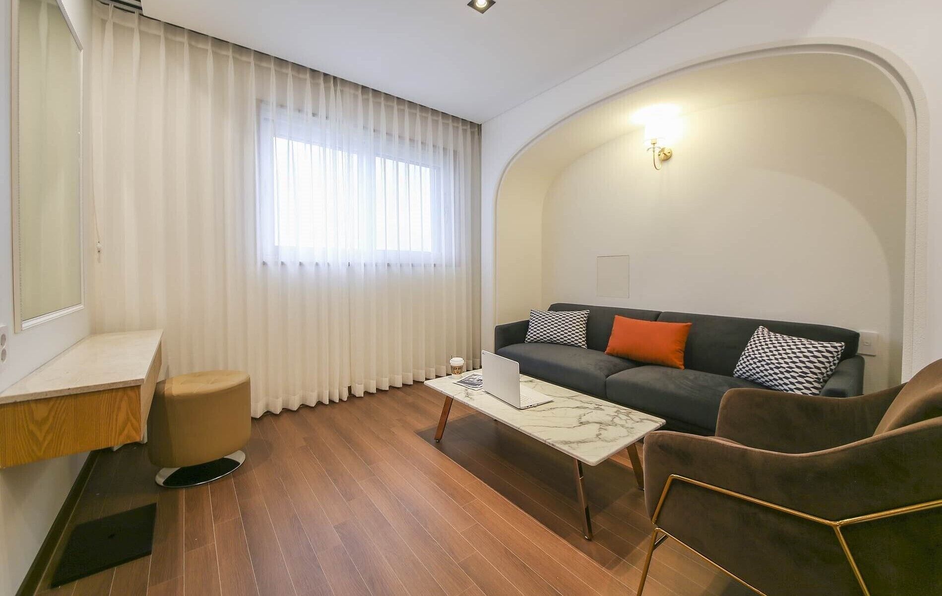 Urban Hotel