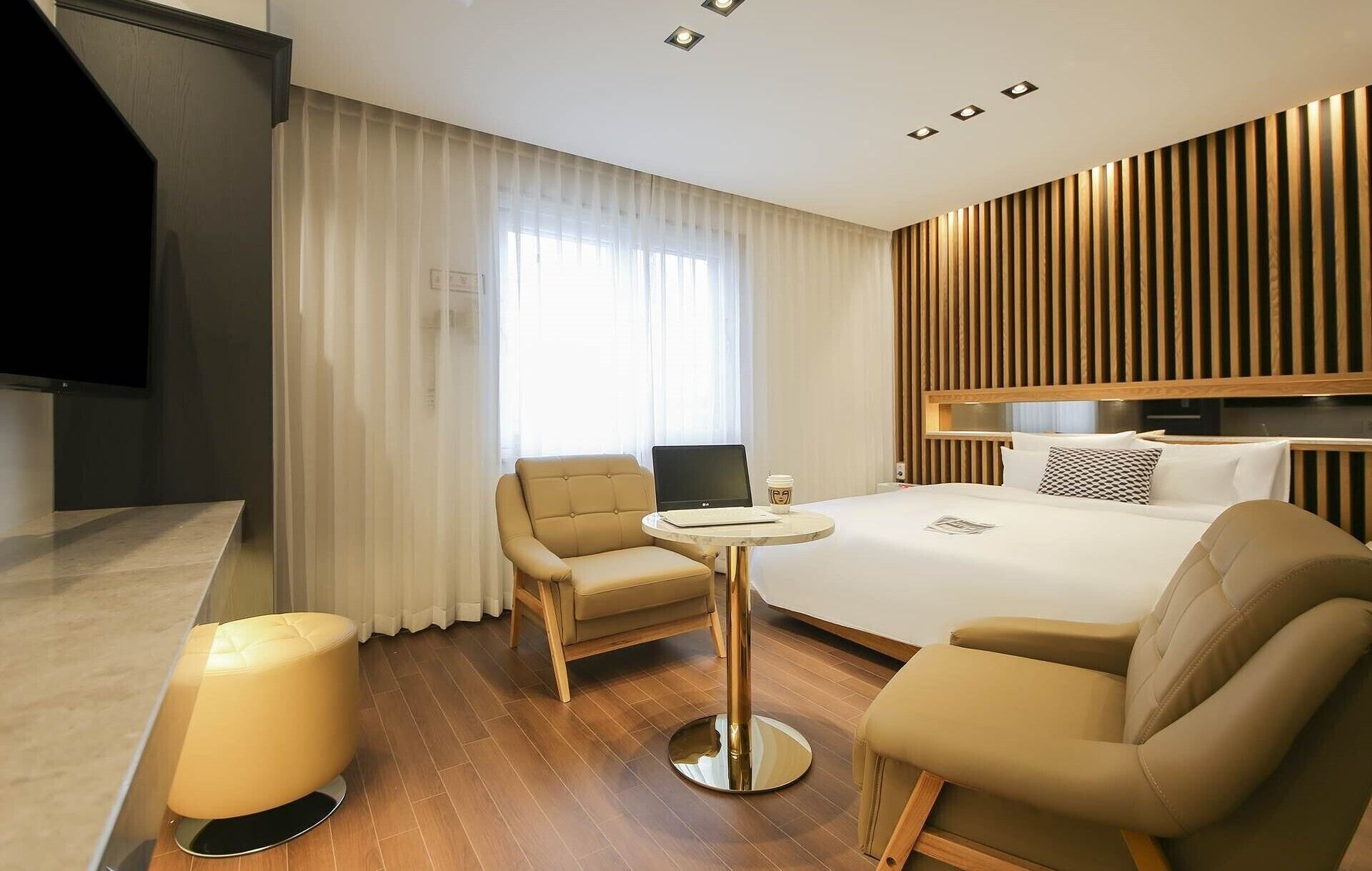 Urban Hotel