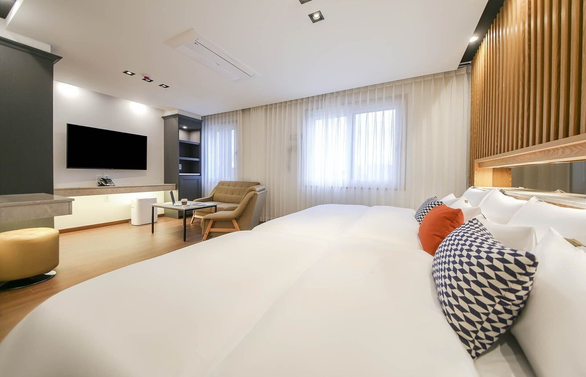 Urban Hotel