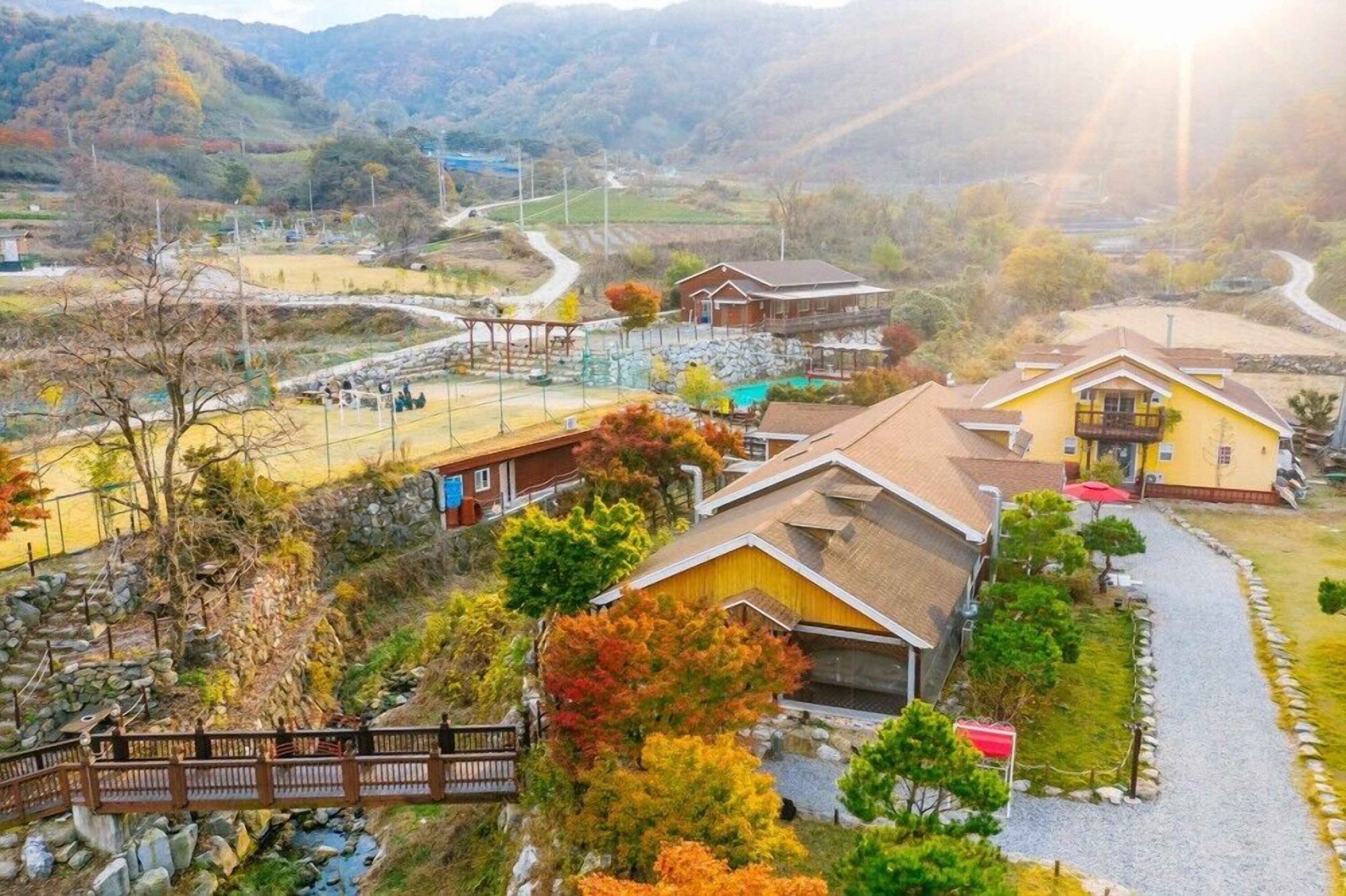 Healing Resort Maple Village hue