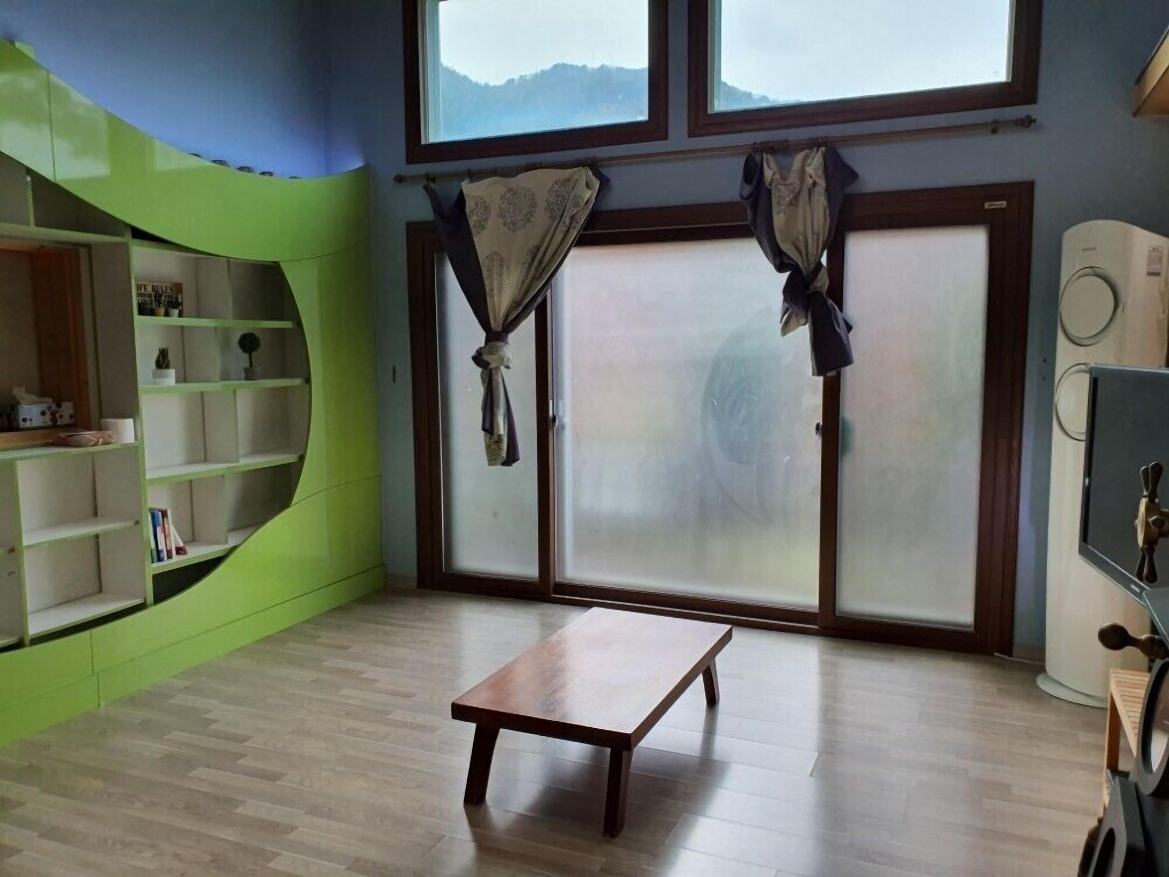 Muju Caravan Pesnion