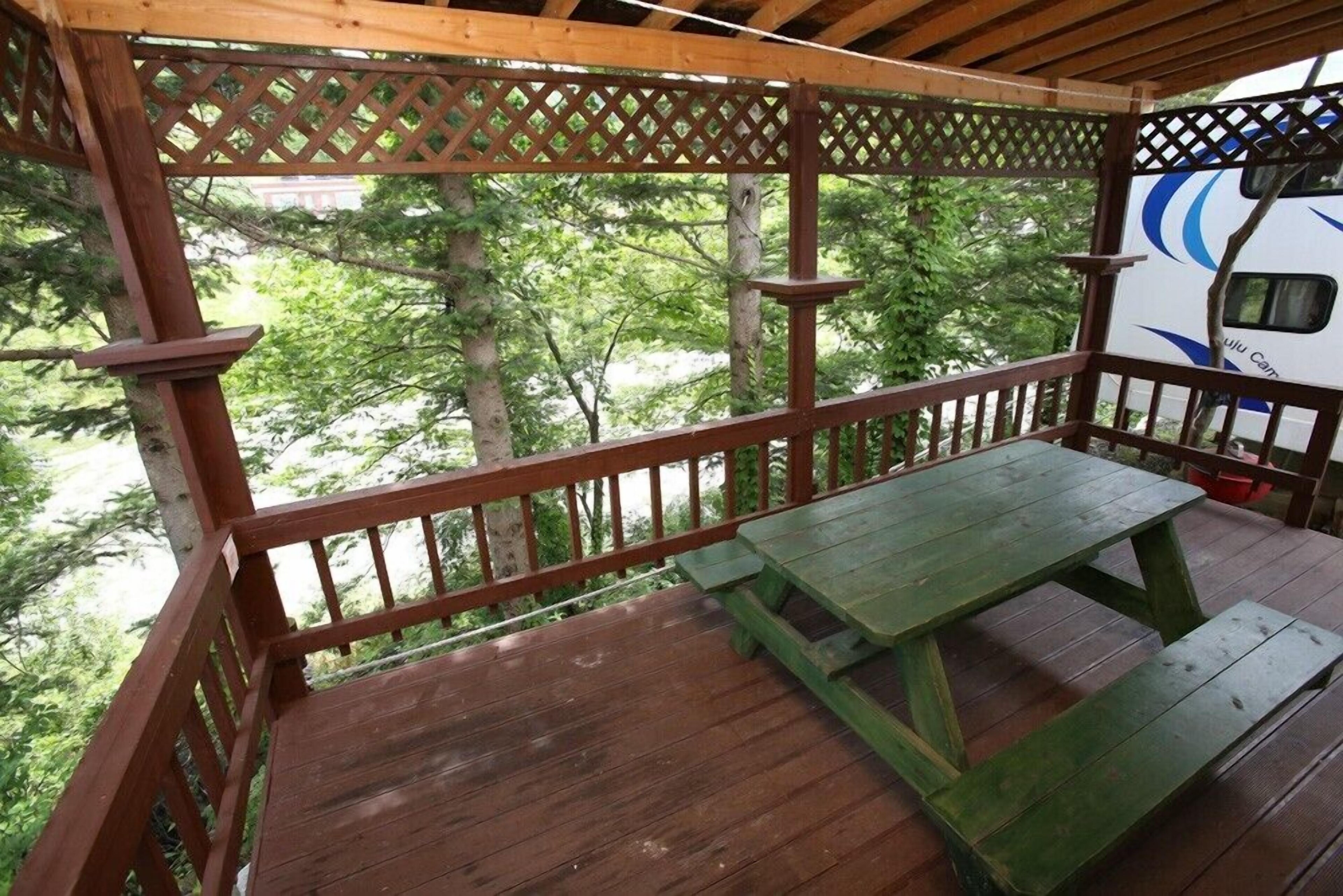 Muju Caravan Pesnion