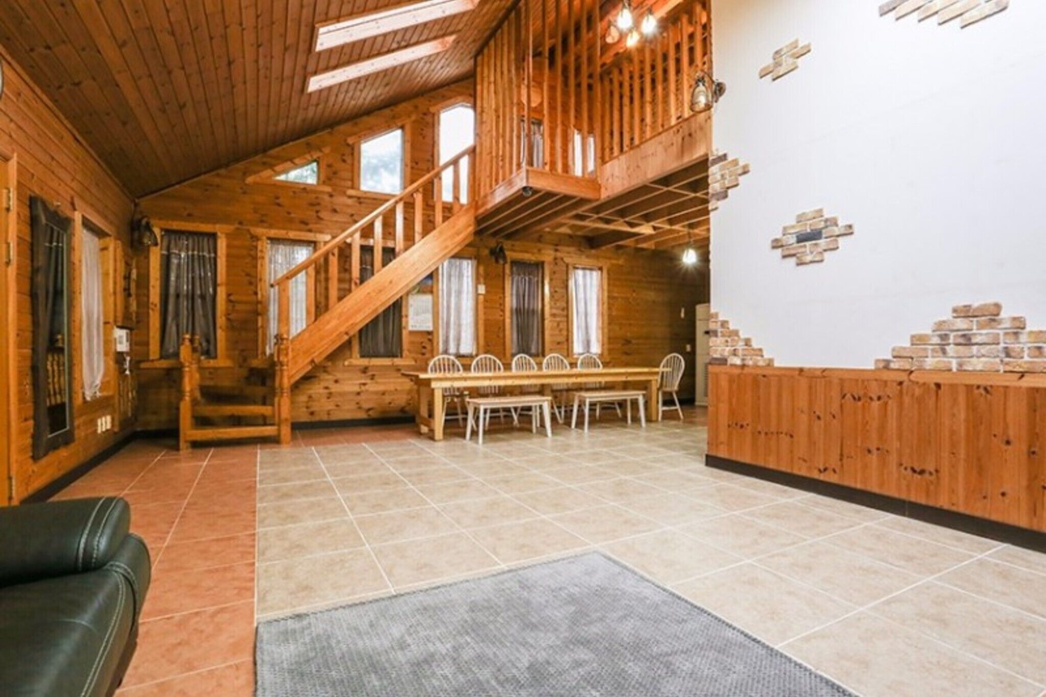 Muju Clouds Pension