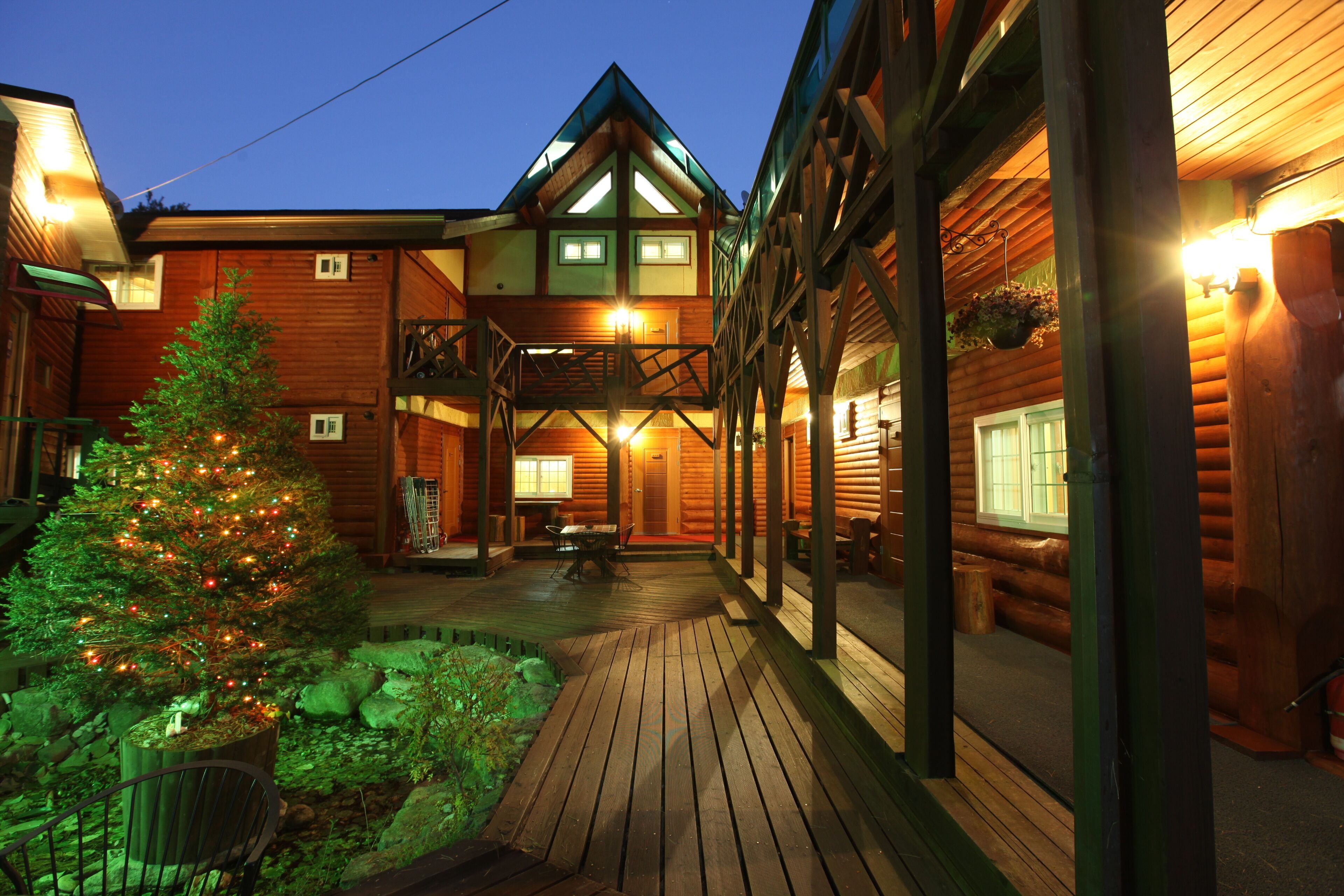 Muju Naos Pension