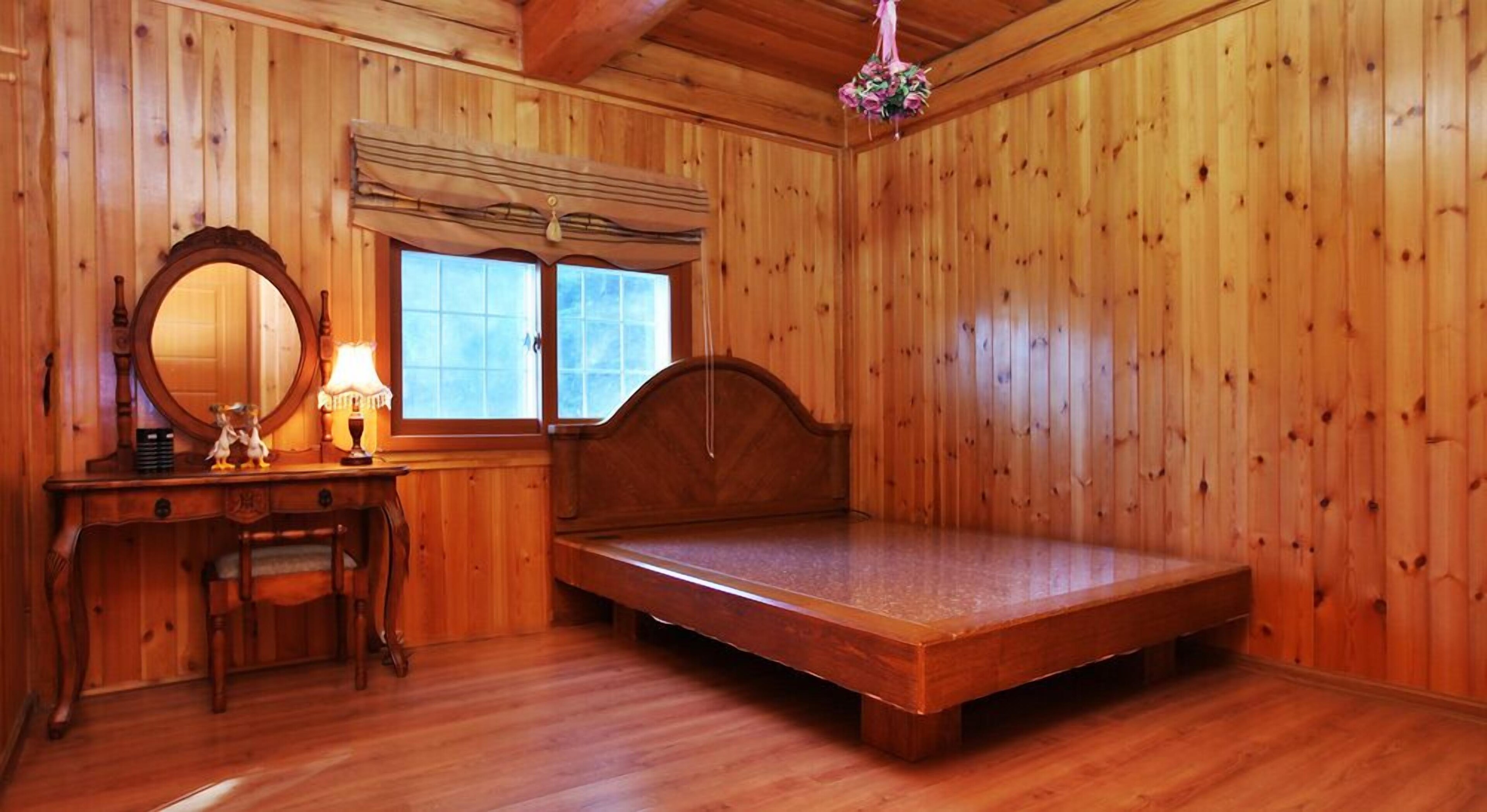 Muju Naos Pension