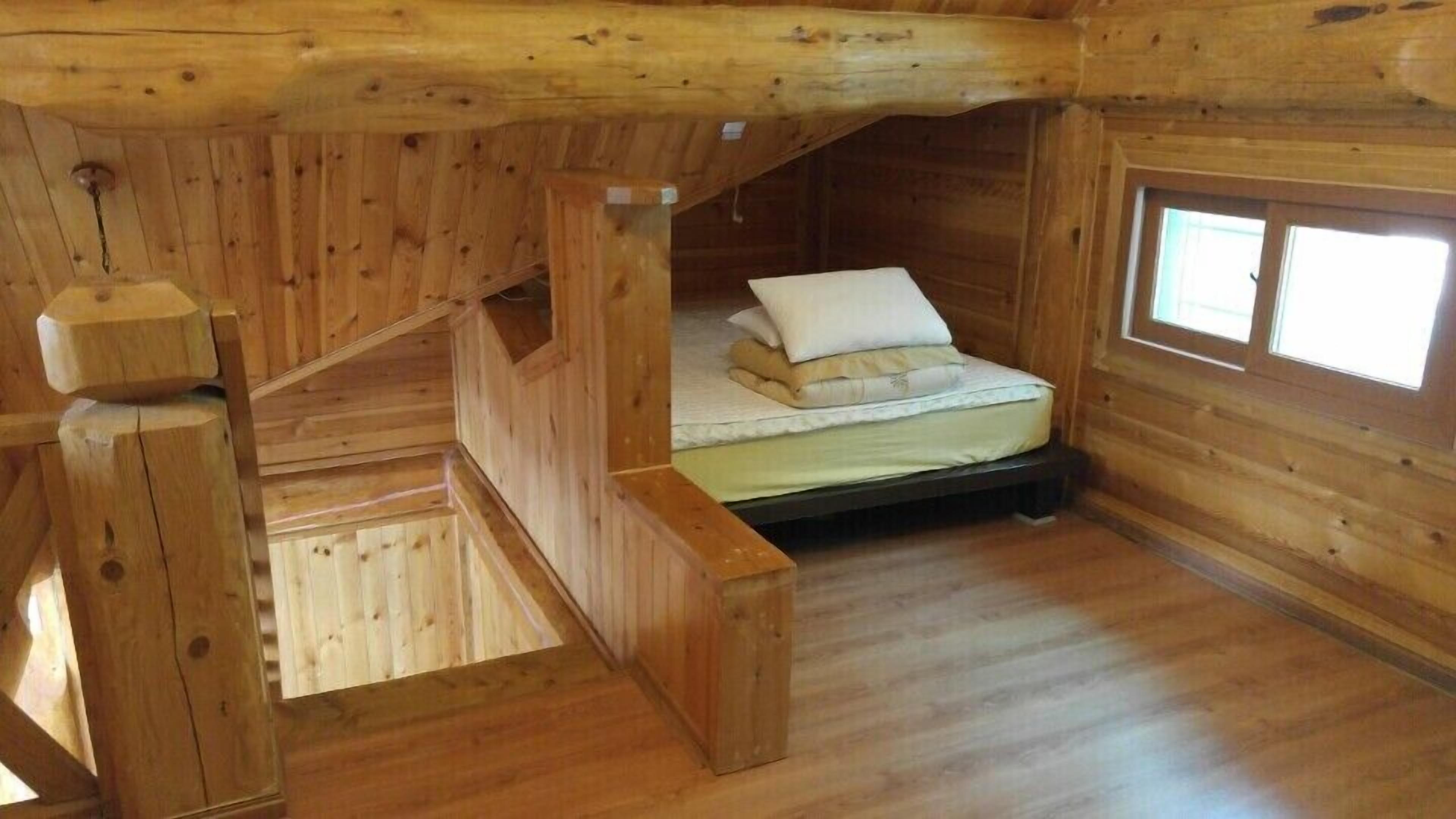 Muju Naos Pension