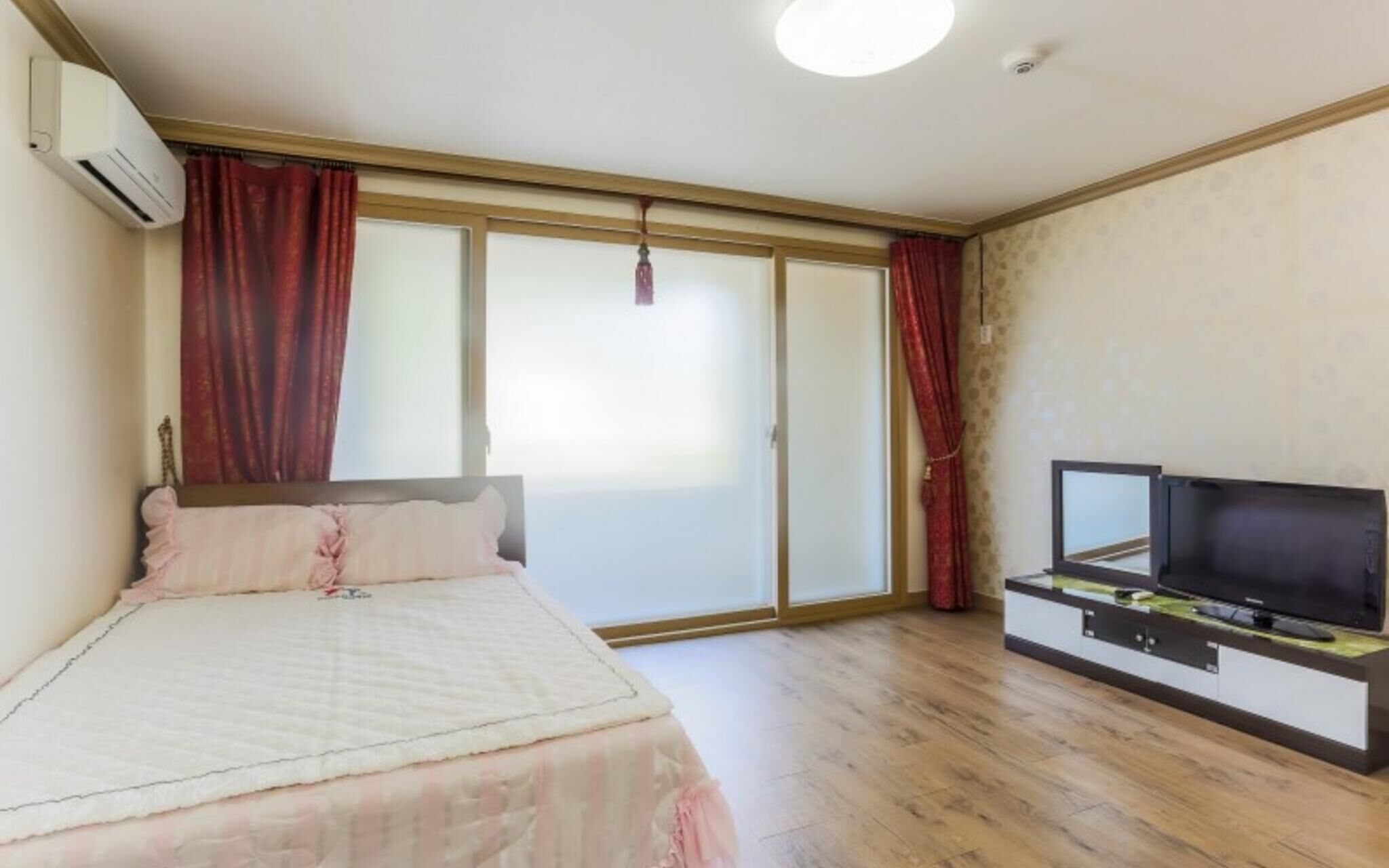Muju Rainbow Pension