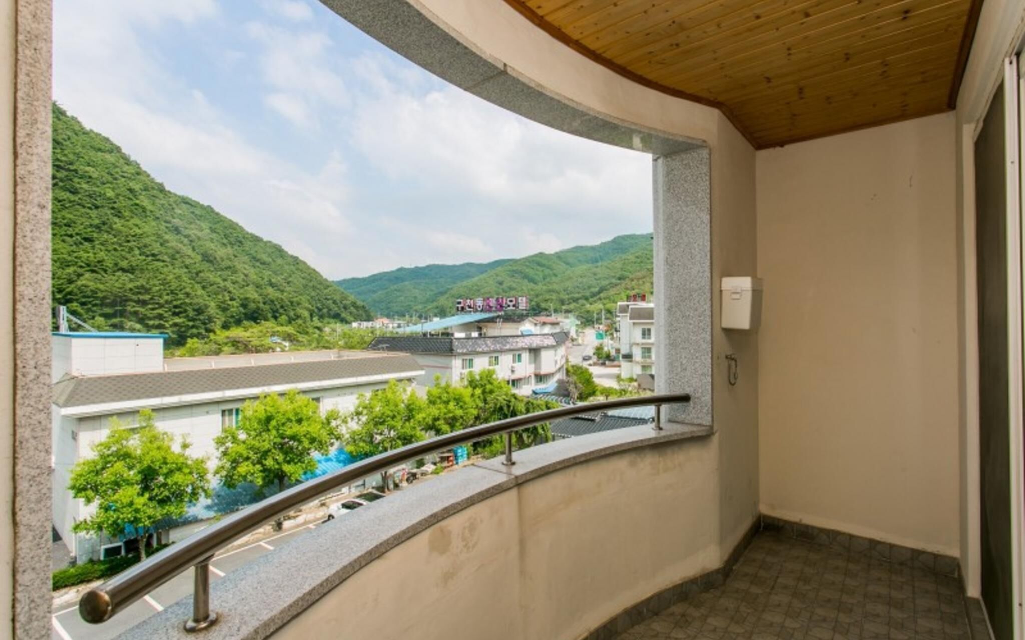 Muju Rainbow Pension