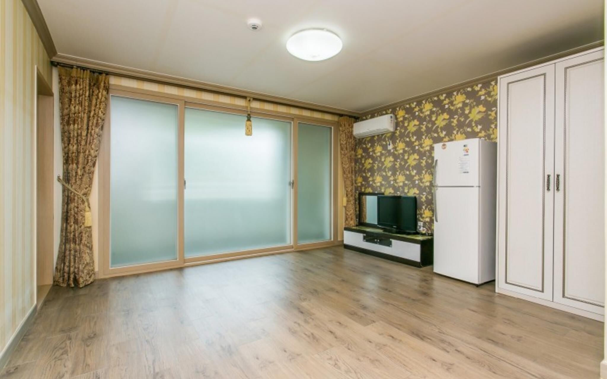 Muju Rainbow Pension