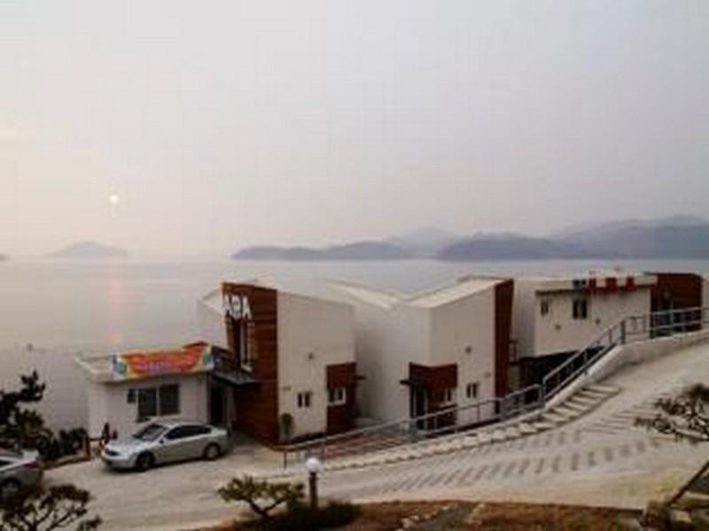 Ara Club Pension