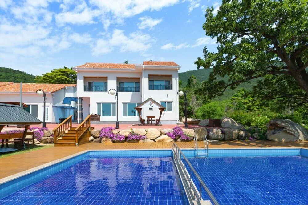 Famile Pension