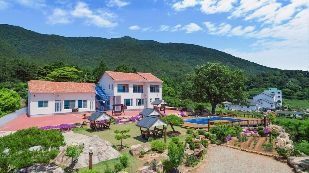 Famile Pension